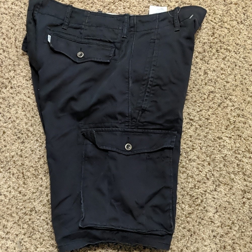 Levi's men's cargo shorts - Picture 3 of 3